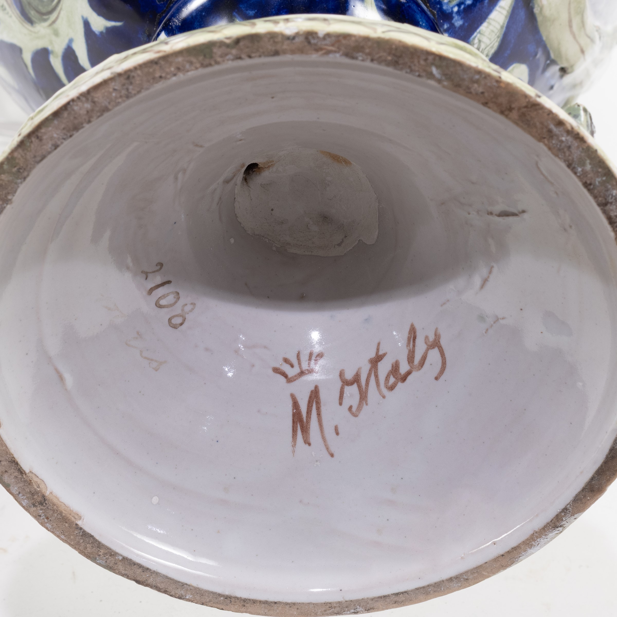 Coppia di vasi in maiolica policroma