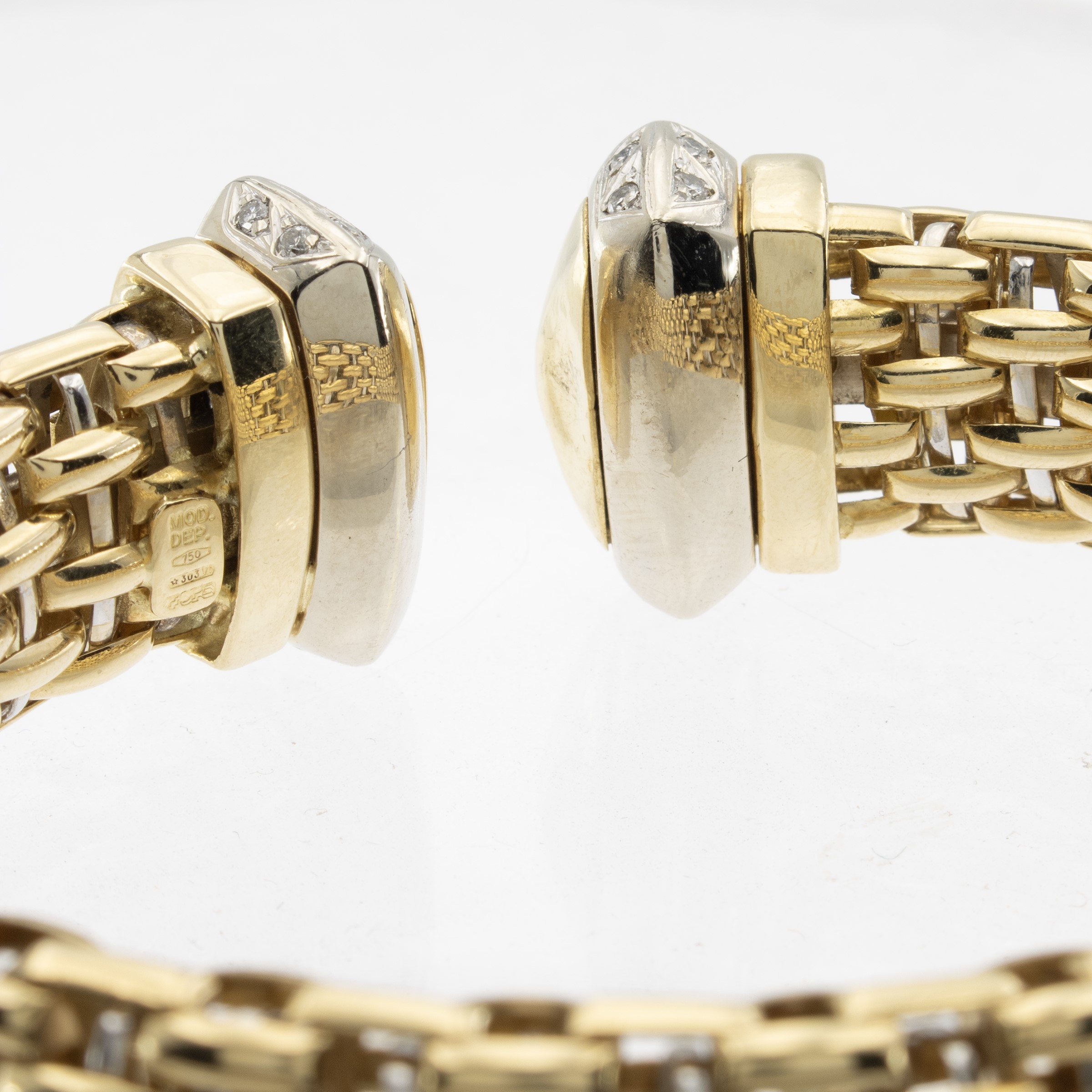 Fope, Bracciale a manetta in oro a due colori 18kt con diamanti