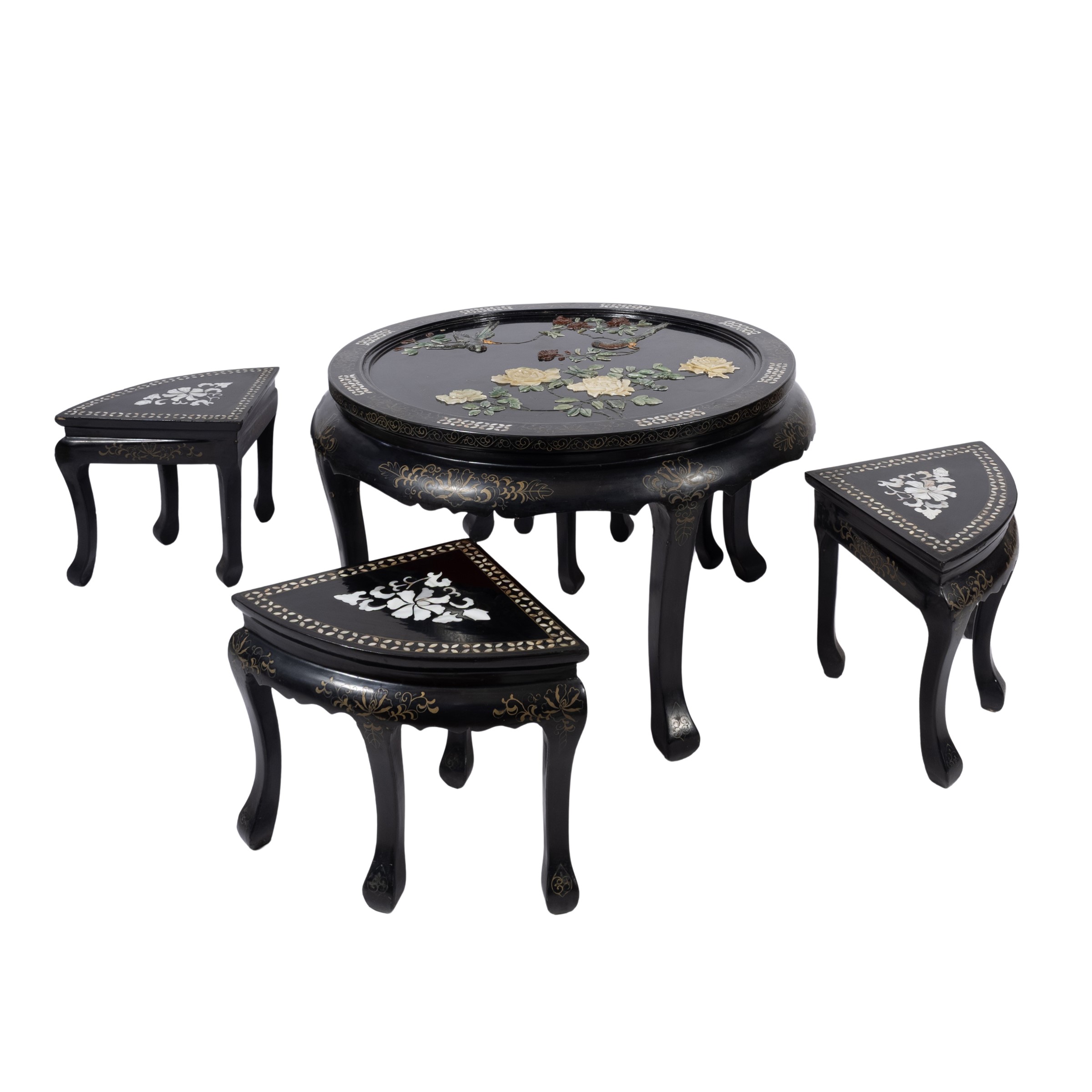 Tavolino da caffè con quattro sgabelli