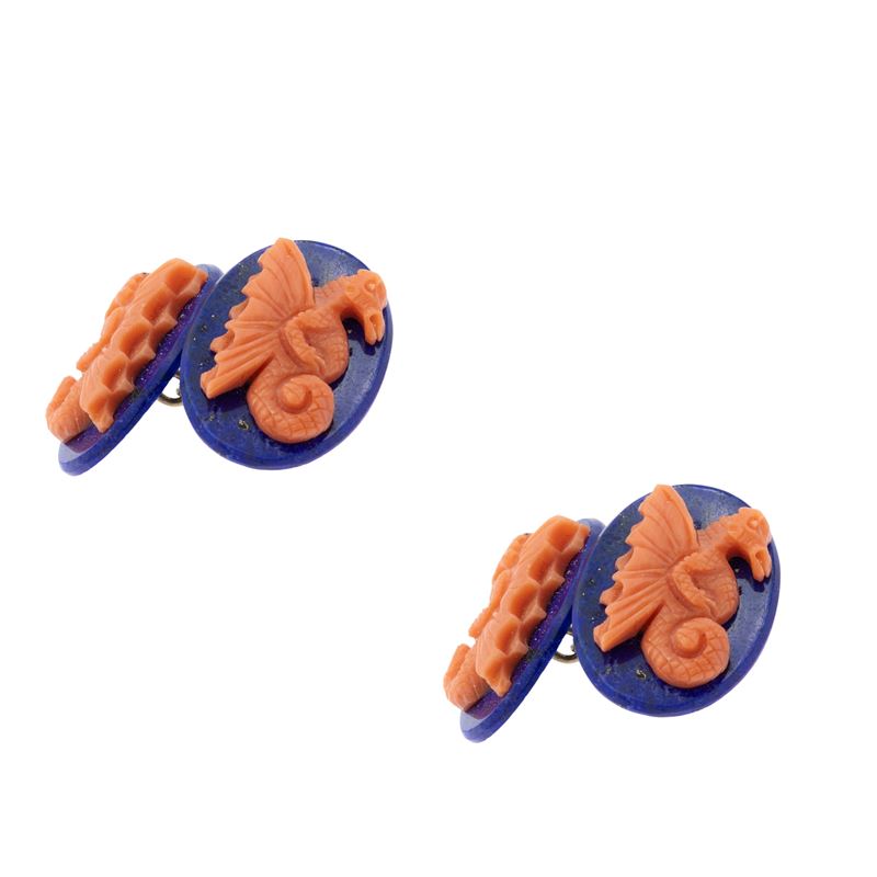 Gemelli in oro giallo 18kt lapislazzulo e corallo scolpito