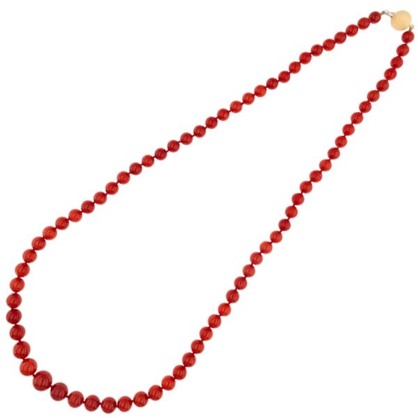 Collana ad un filo di corallo rosso mediterraneo naturale