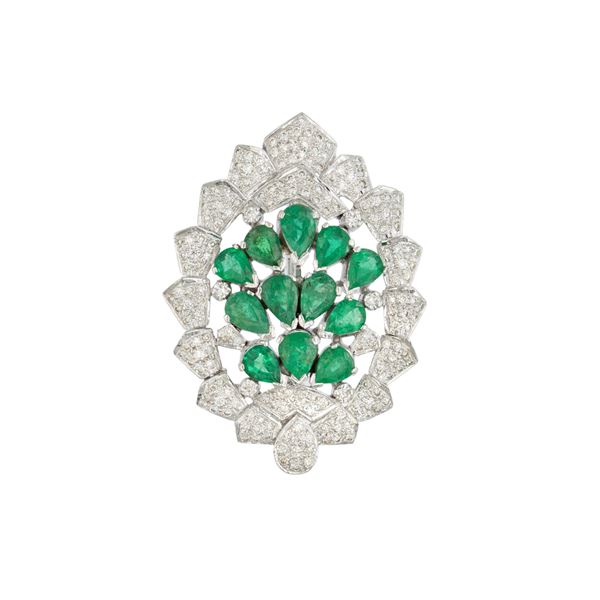 Spilla pendente in oro bianco 18kt smeraldi e diamanti