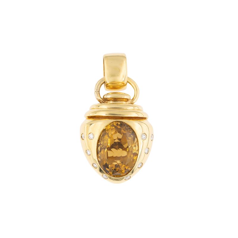 Pendente in oro giallo 18kt con quarzo citrino e diamanti, 20 gr.