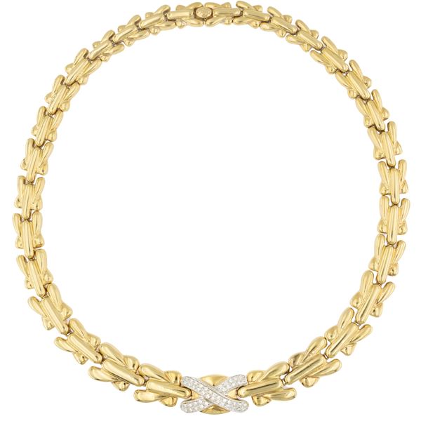 Girocollo a motivo geometrico in oro giallo 18kt e diamanti