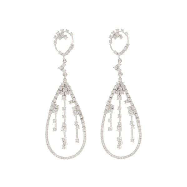 18kt white gold and diamonds pendant earrings