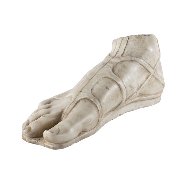 Scultura in marmo bianco  (Italia, XIX - XX Sec.)  - Asta FINE ART, MARMI ROMANI, DIPINTI ANTICHI E DEL XIX SECOLO - I - Colasanti Casa d'Aste