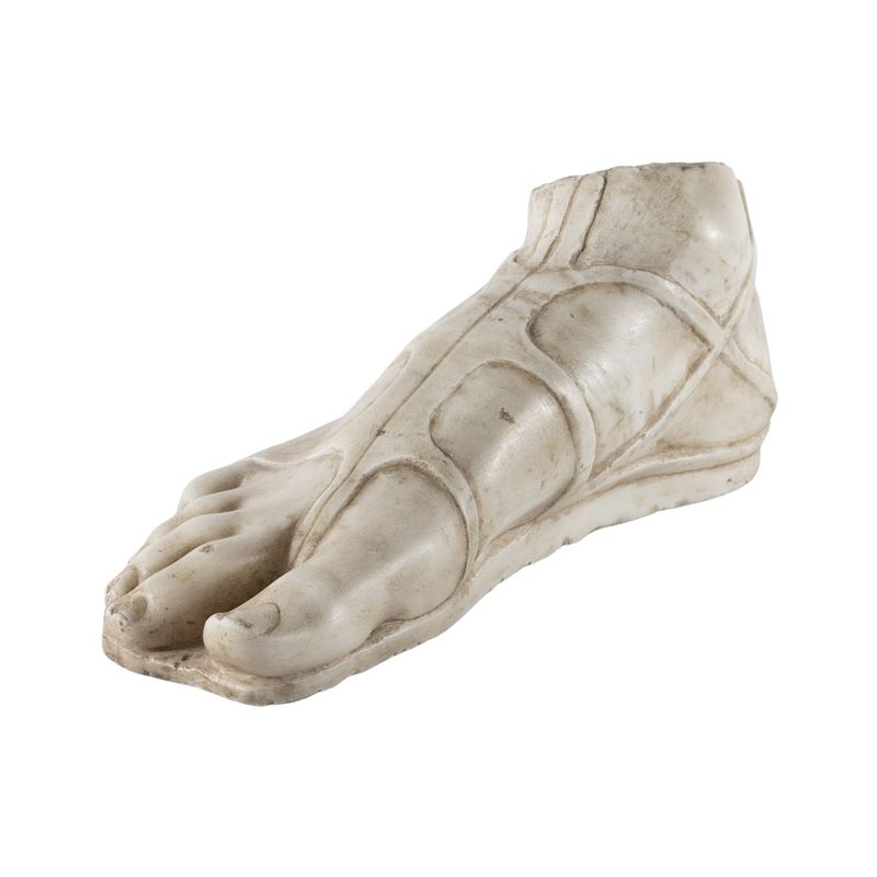 Scultura in marmo bianco