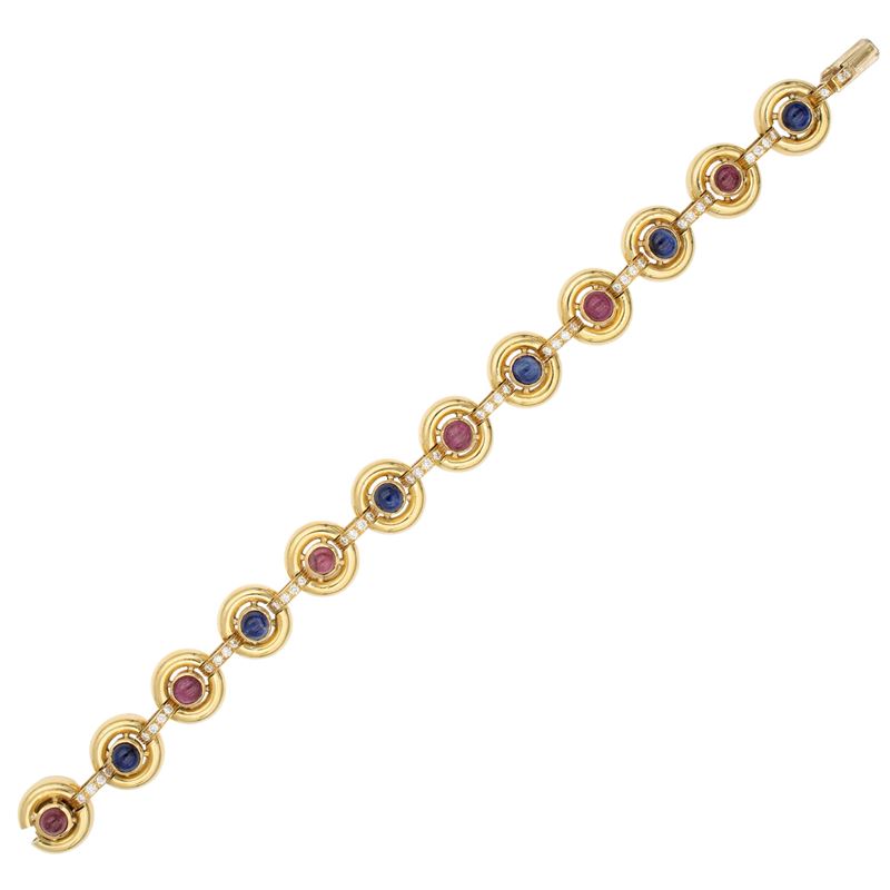 Bracciale in oro giallo 18kt a maglie circolari con zaffiri, rubini e diamanti