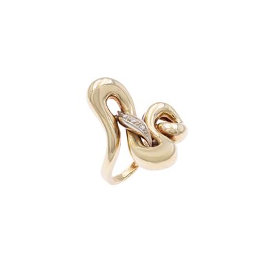 Anello in oro giallo 9 kt con diamanti taglio huit-huit