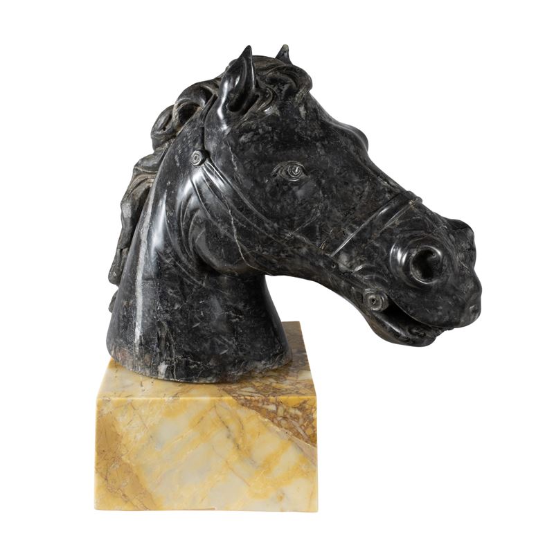 Scultura in marmo bigio antico