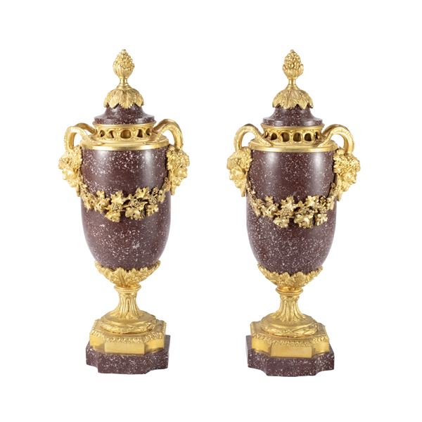 Pair of porphyry and gilded bronze vases  (France, 19th century)  - Auction FINE ART, ROMAN MARBLES, OLD MASTER AND 19th PAINTINGS - I - Colasanti Casa d'Aste