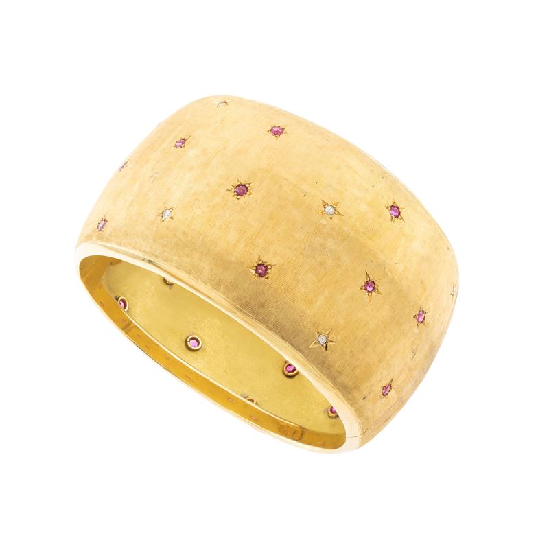 Bracciale a manetta in oro giallo satinato 18kt