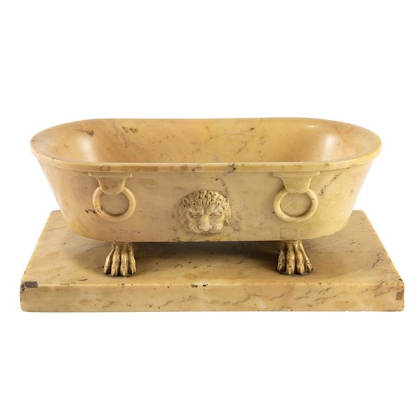 Modello di vasca romana  (Italia, XIX - XX Sec.)  - Asta FINE ART, MARMI ROMANI, DIPINTI ANTICHI E DEL XIX SECOLO - I - Colasanti Casa d'Aste