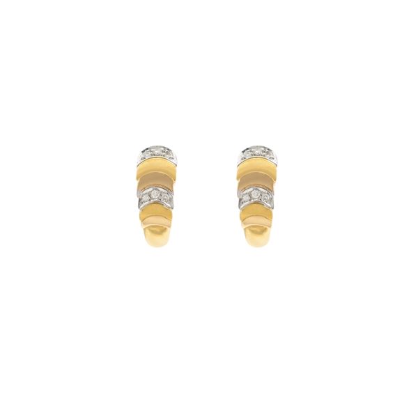 18kt two-color gold and diamonds stud earrings