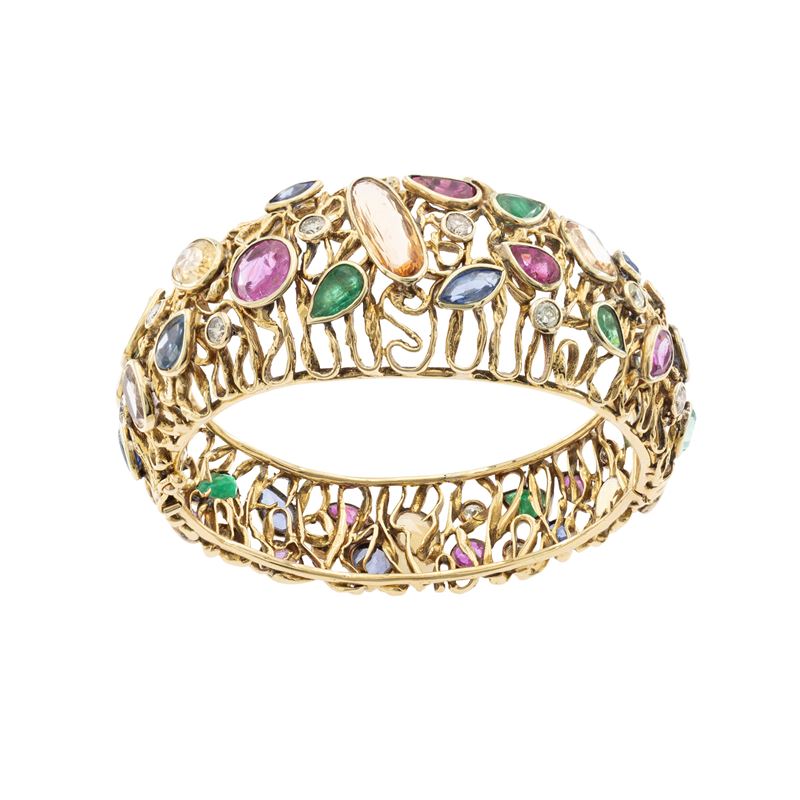 Bracciale a manetta in oro giallo 14kt con diamanti, rubini, smeraldi, zaffiri e citrini