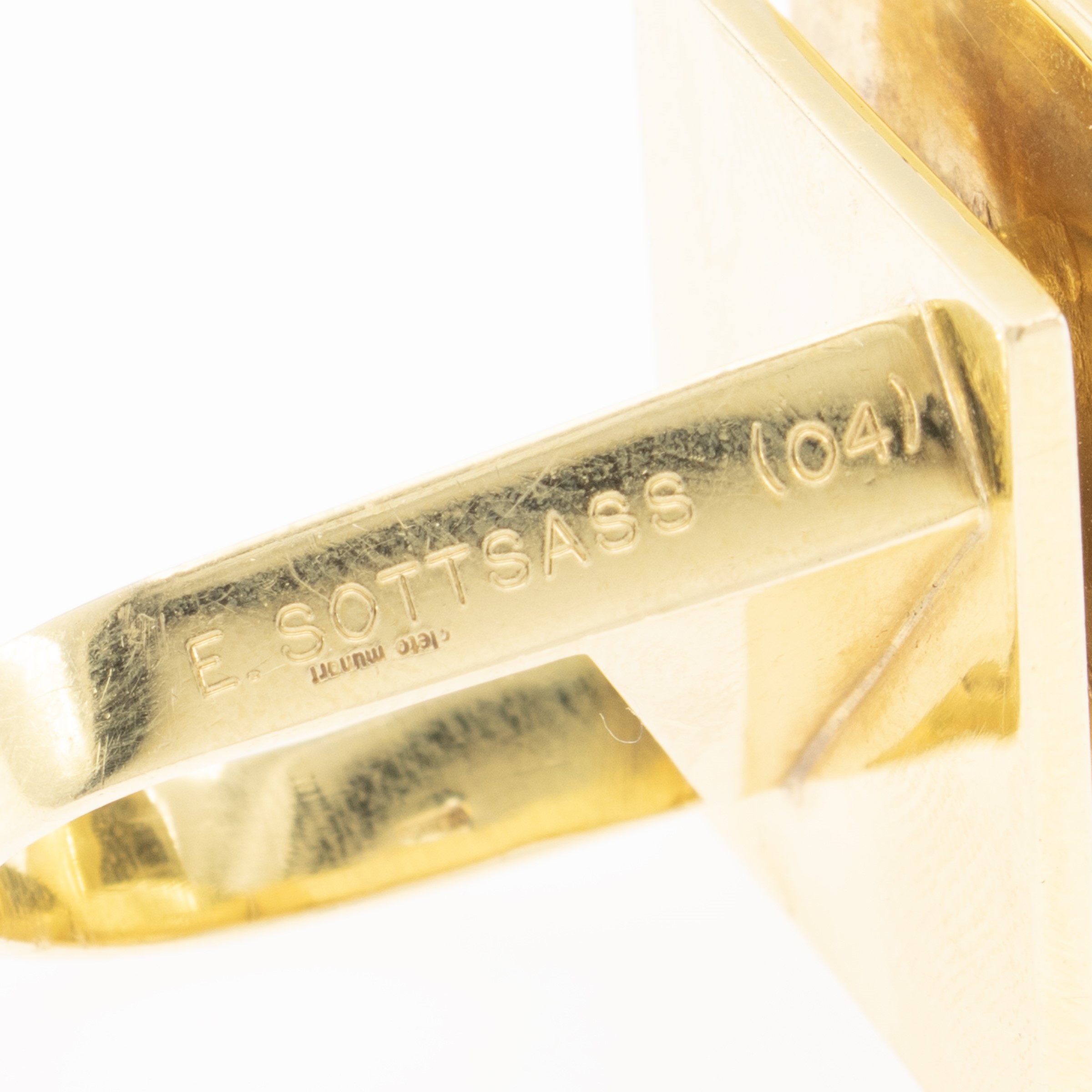 Ettore Sottsass - Anello in oro giallo 18 kt con diamanti