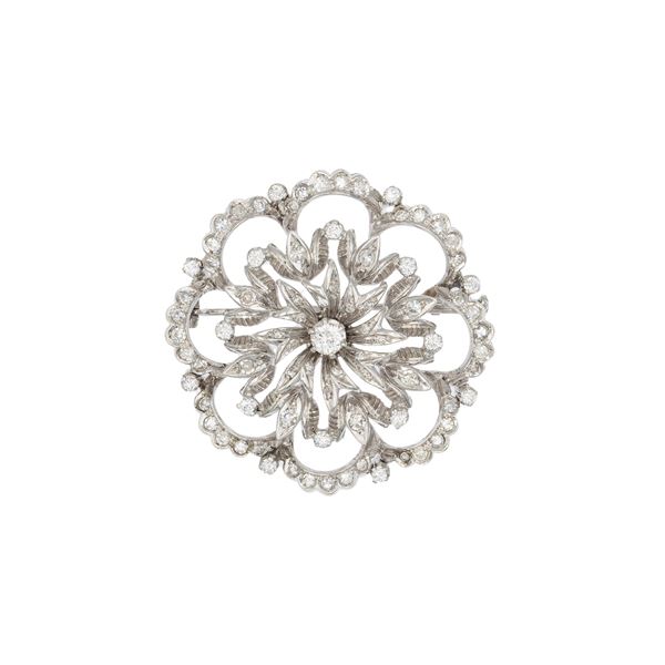 18kt white gold and diamonds floral motif brooch