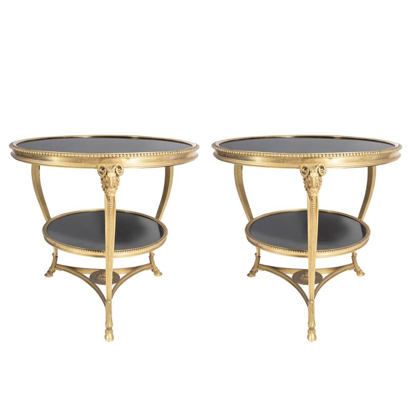 Coppia di gueridon in bronzo dorato e marmo