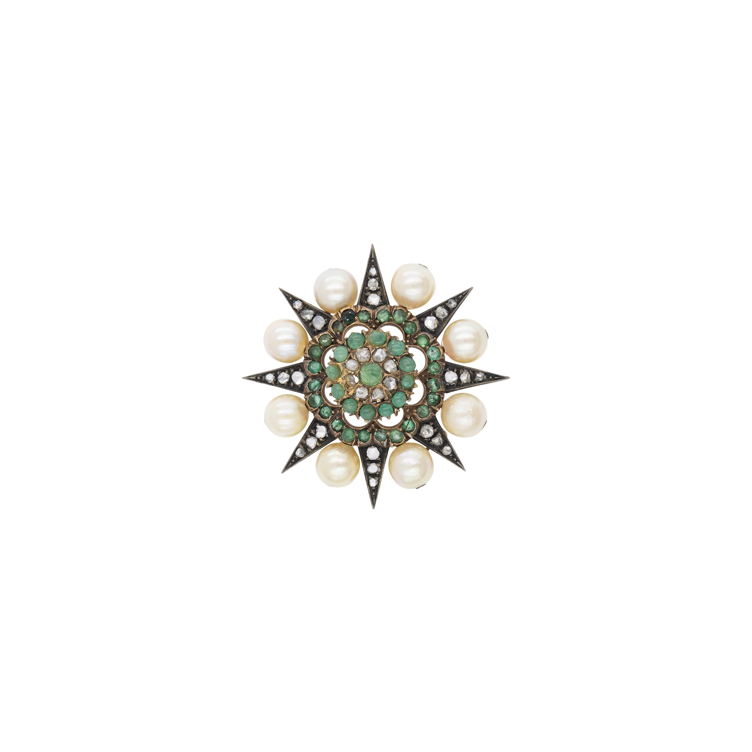 Antica demi parure, spilla e orecchini a lobo in oro giallo 9kt e argento con smeraldi e perle