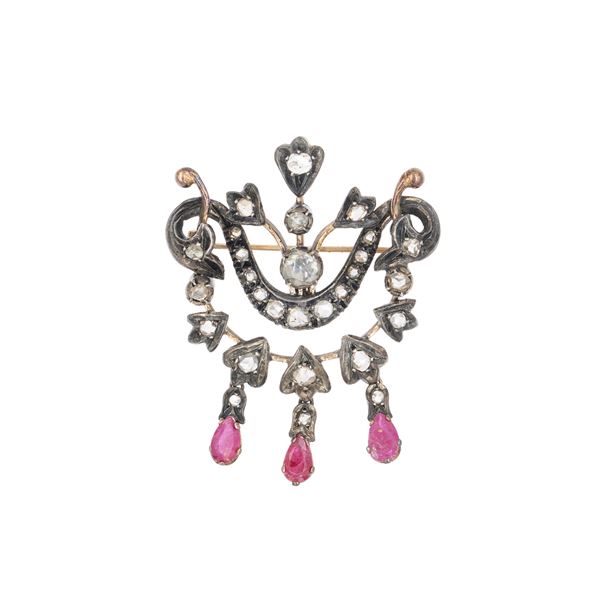 Antique brooch in 9kt rose gold and silver, diamond roses and pendant rubies  (early 20th century)  - Auction JEWELS AND WATCHES WEB LIVE - Colasanti Casa d'Aste