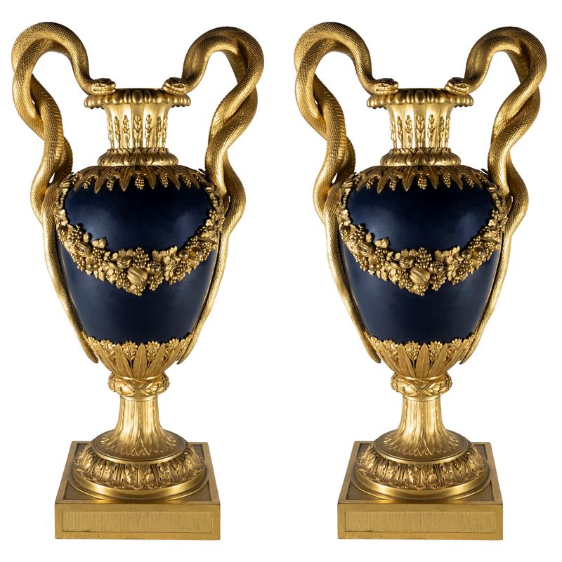 Hanry Dasson, coppia di vasi in bronzo dorato e finemente cesellato