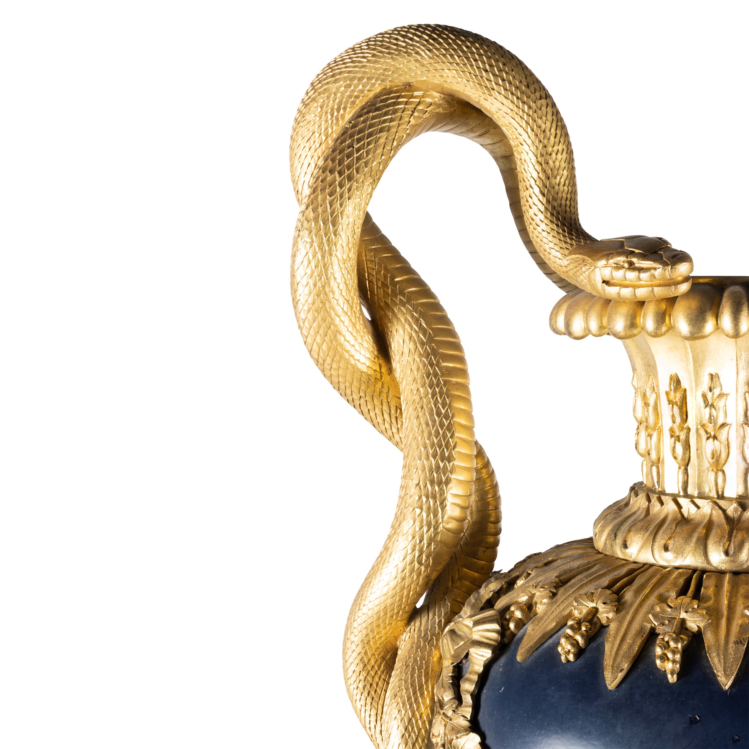 Hanry Dasson, coppia di vasi in bronzo dorato e finemente cesellato