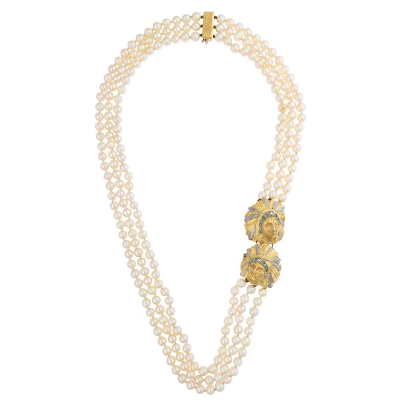 Collana a tre fili di perle coltivate con fermezza laterale raffigurante indiani d'America