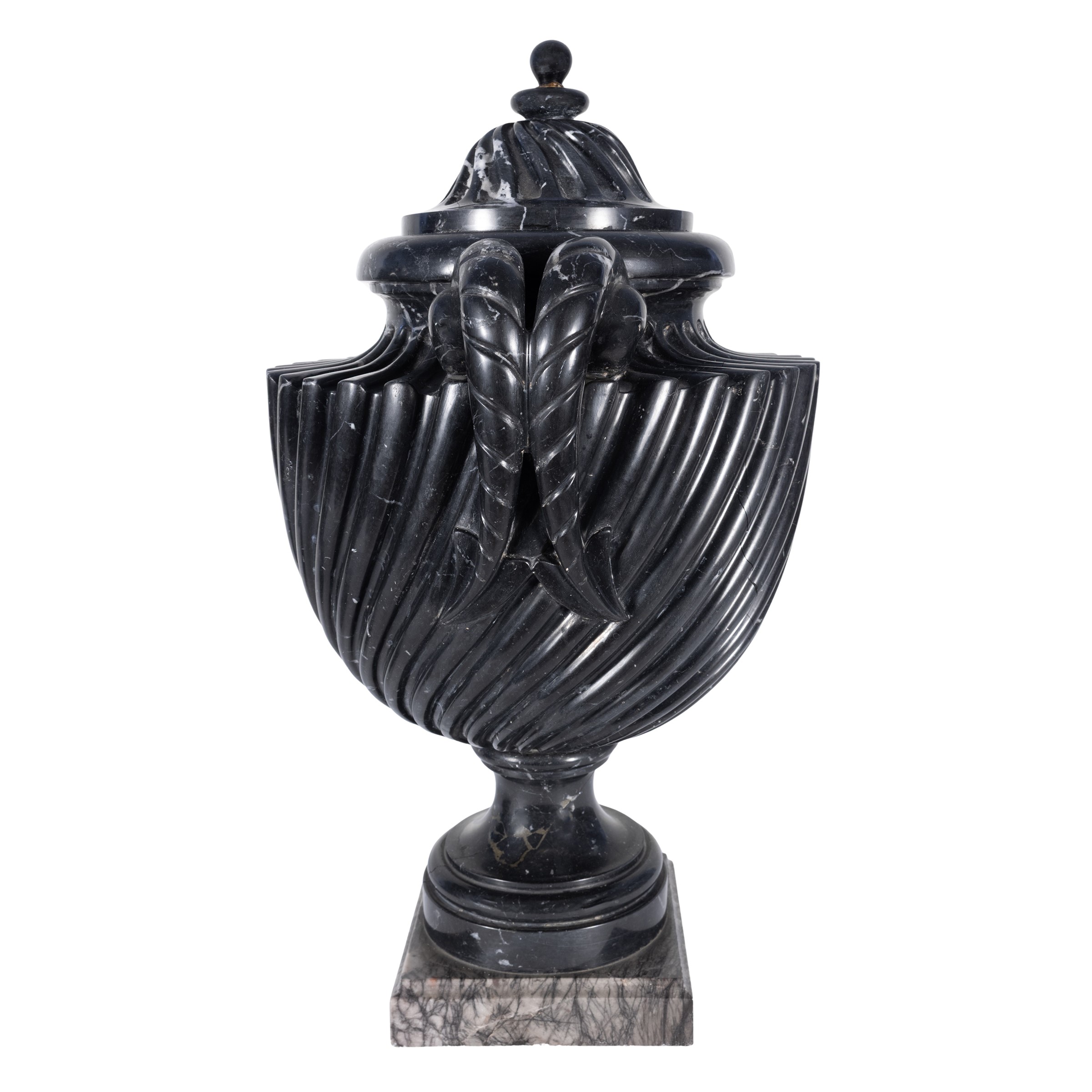 Coppia di vasi in marmo nero Marquinia