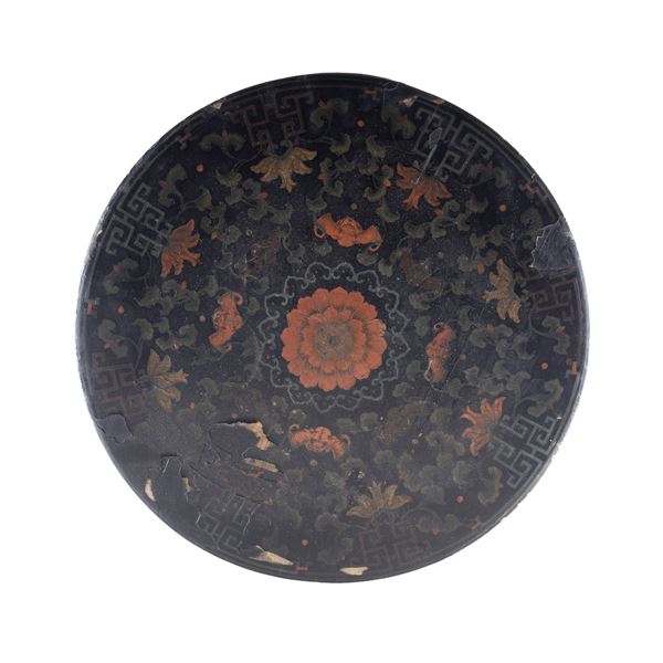 Large lacquered wooden box