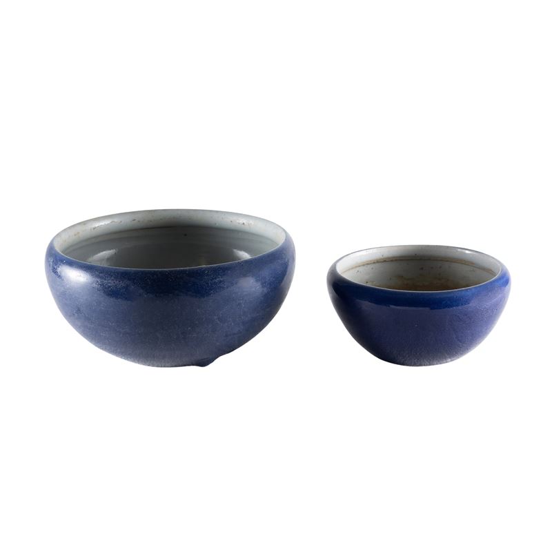 Cina, Coppia di bowls in ceramica smaltata blu, XIX - XX Sec.