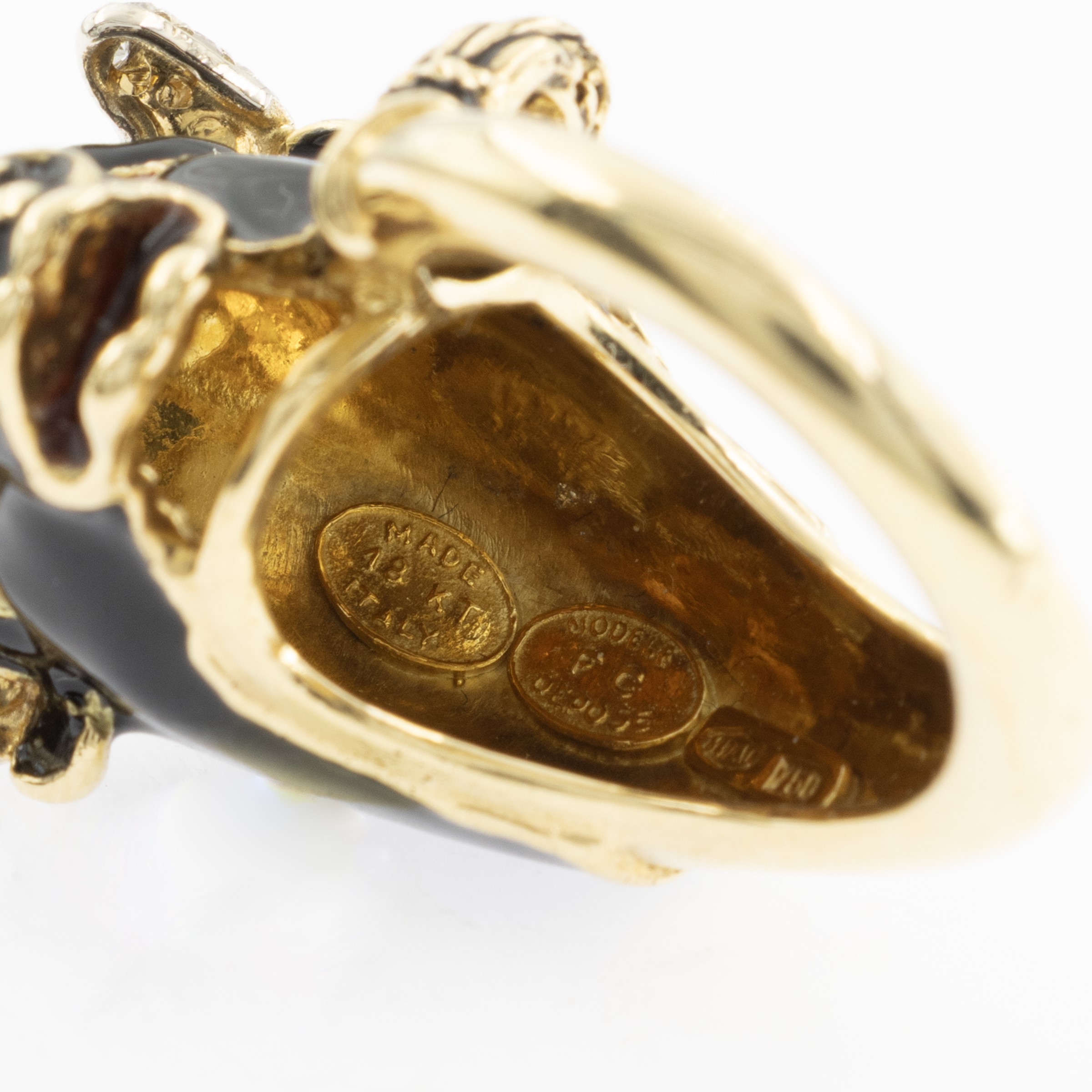 anello toro in oro giallo 18kt e smalto nero