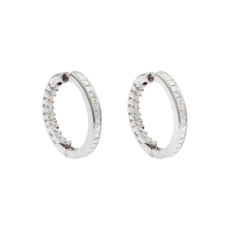 Orecchini Cerchi in Oro Bianco 18kt e Diamanti