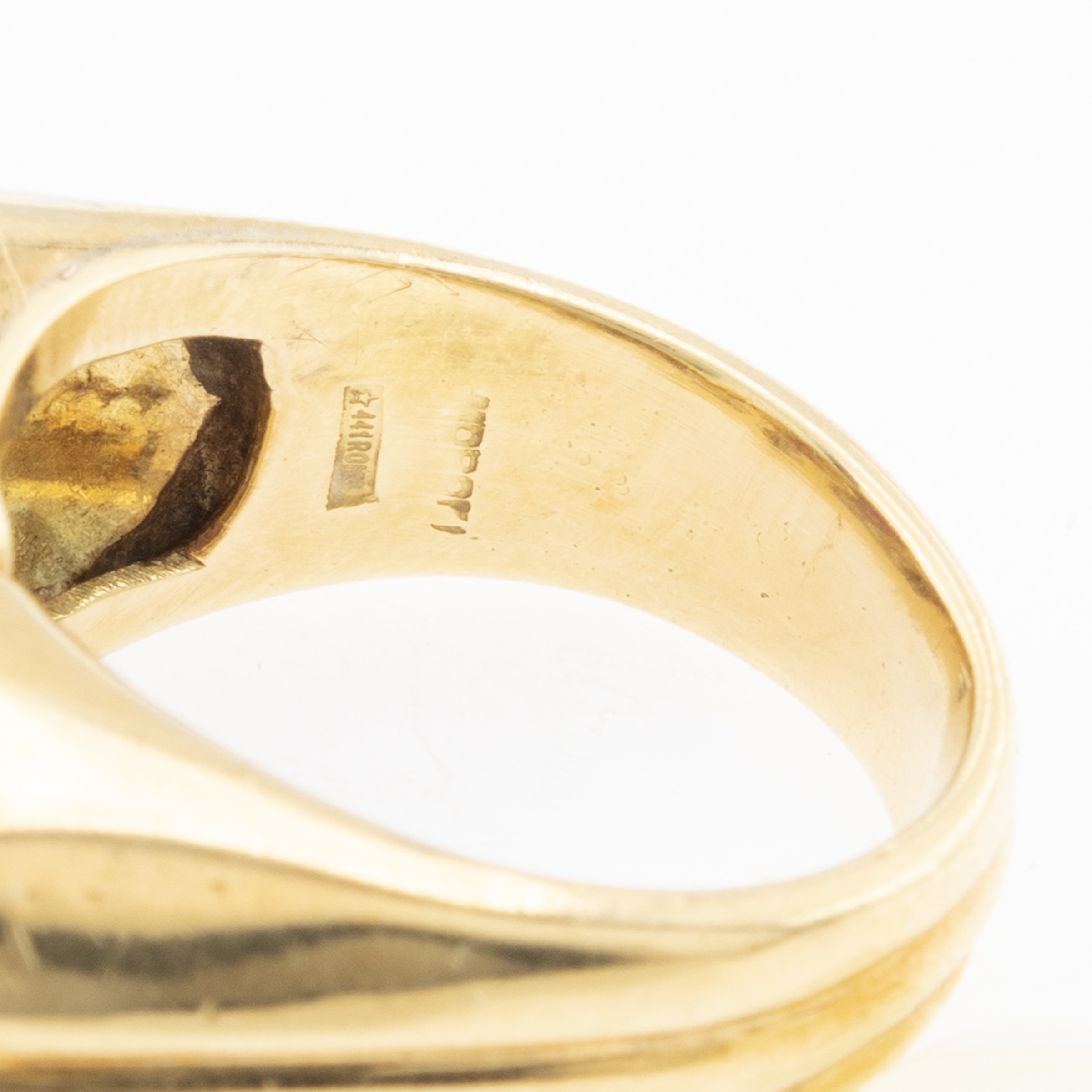 anello in oro giallo 18kt rubini e diamanti