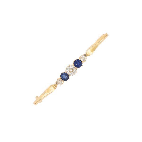 Antique 9kt yellow gold brooch with old mine cut diamonds and sapphires  (early 20th century)  - Auction JEWELS AND WATCHES WEB LIVE - Colasanti Casa d'Aste