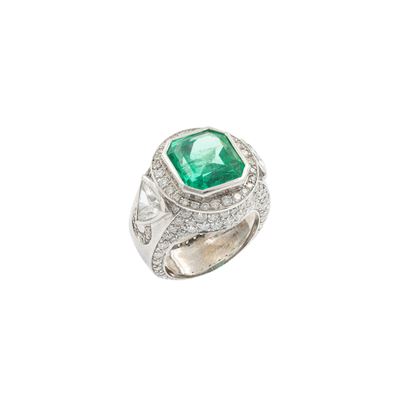 Anello in oro bianco 18kt con smeraldo colombiano naturale ct 6,20 e diamanti