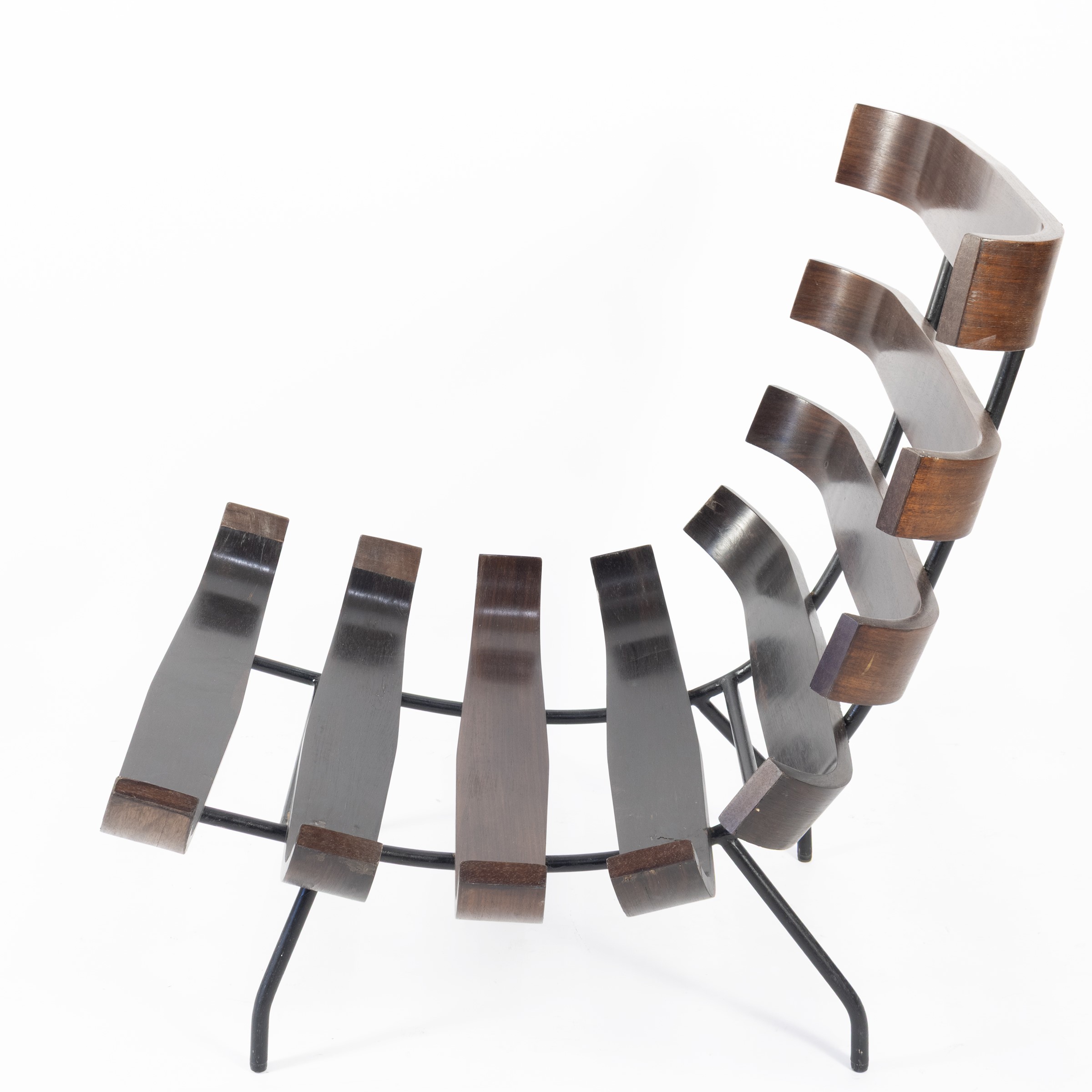 Carlo Hauner Martin Heisler & - Prod. Forma, coppia di poltrone, metallo verniciato e legno curva...
