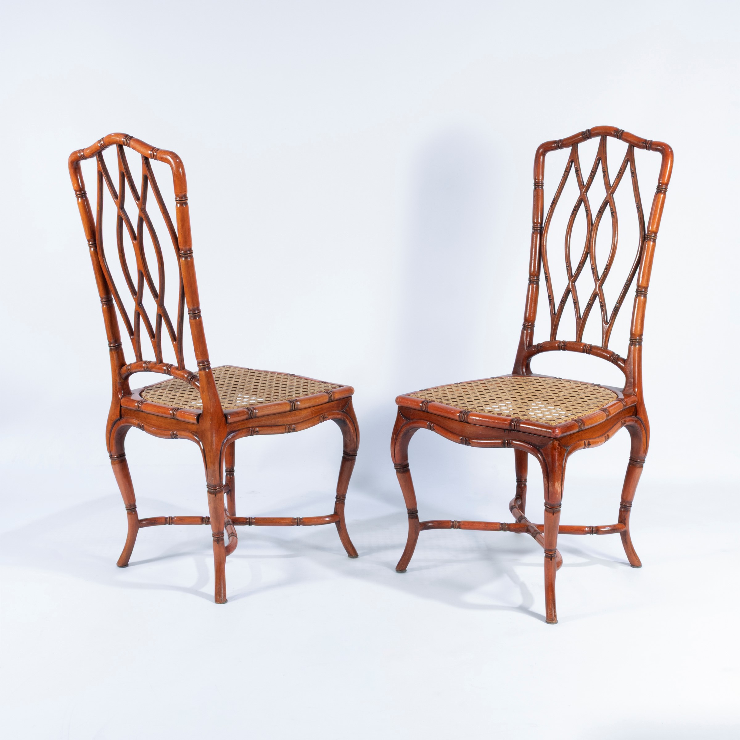 Manifattura italiana, Set da gioco in stile anni ’70 con tavolo double-face e quattro sedie in le...
