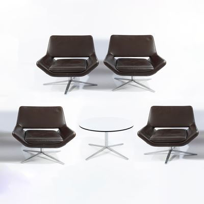 Prod. B&B — salotto con poltrone Metropolitan e tavolino Cosmos