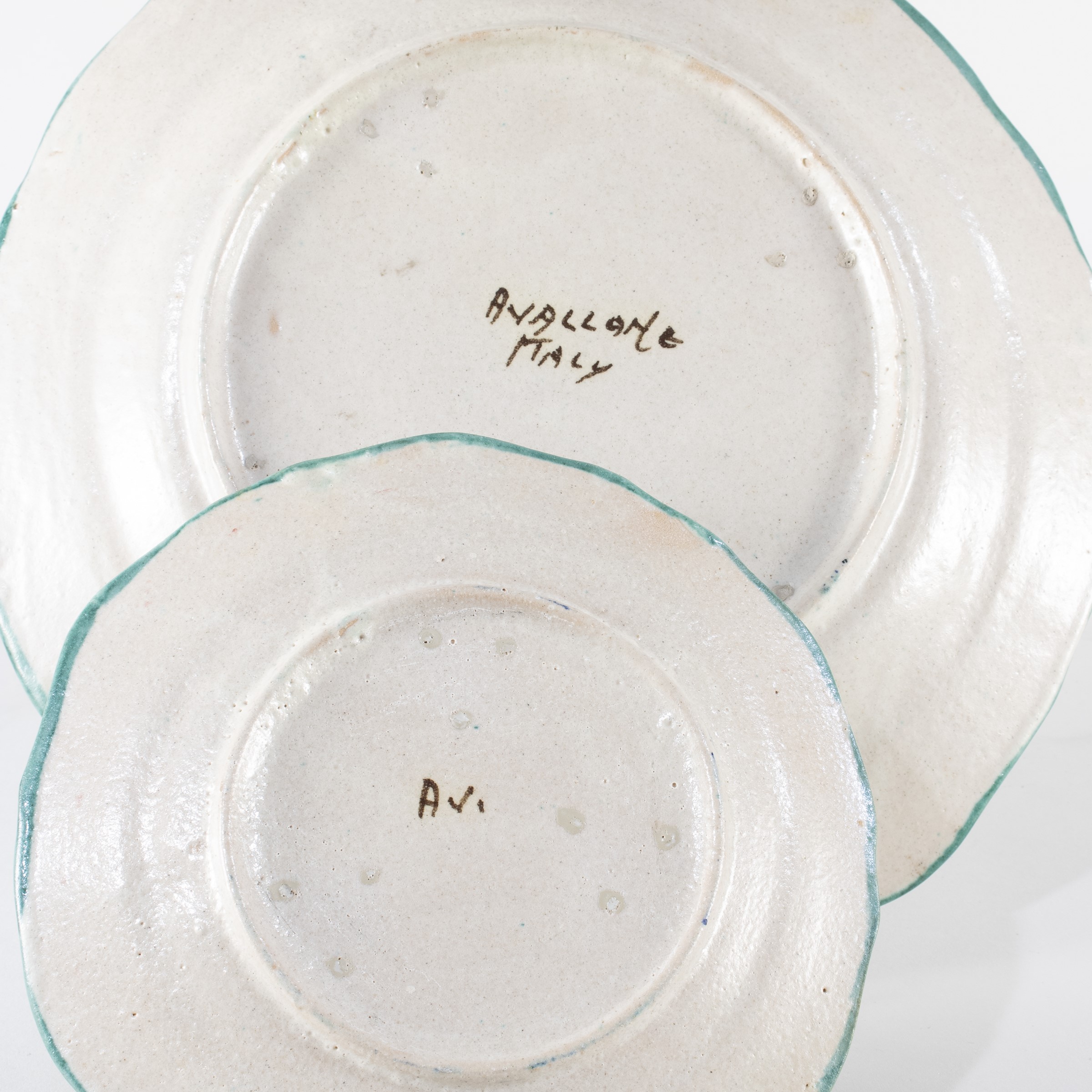 Prod. Avallone, set di piatti in ceramica policroma (Vietri, anni 20-30)