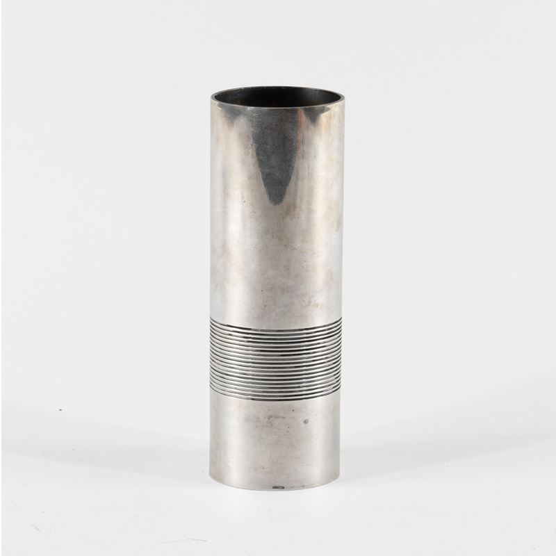 Lino Sabattini - Vaso modello “Cilindro” in metallo argentato