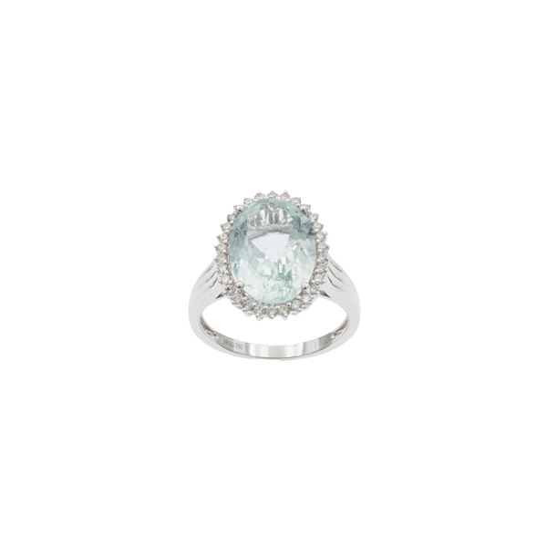 18kt white gold aquamarine and diamond ring