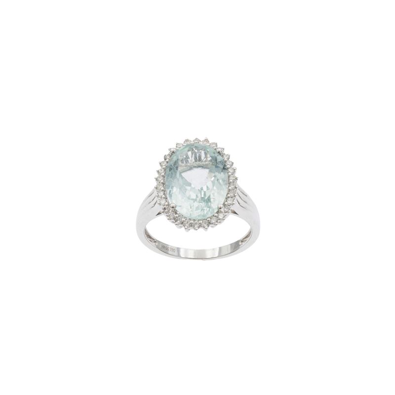 Anello in oro bianco 18 kt con acquamarina e diamanti