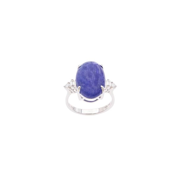 18kt white gold tanzanite and diamond ring