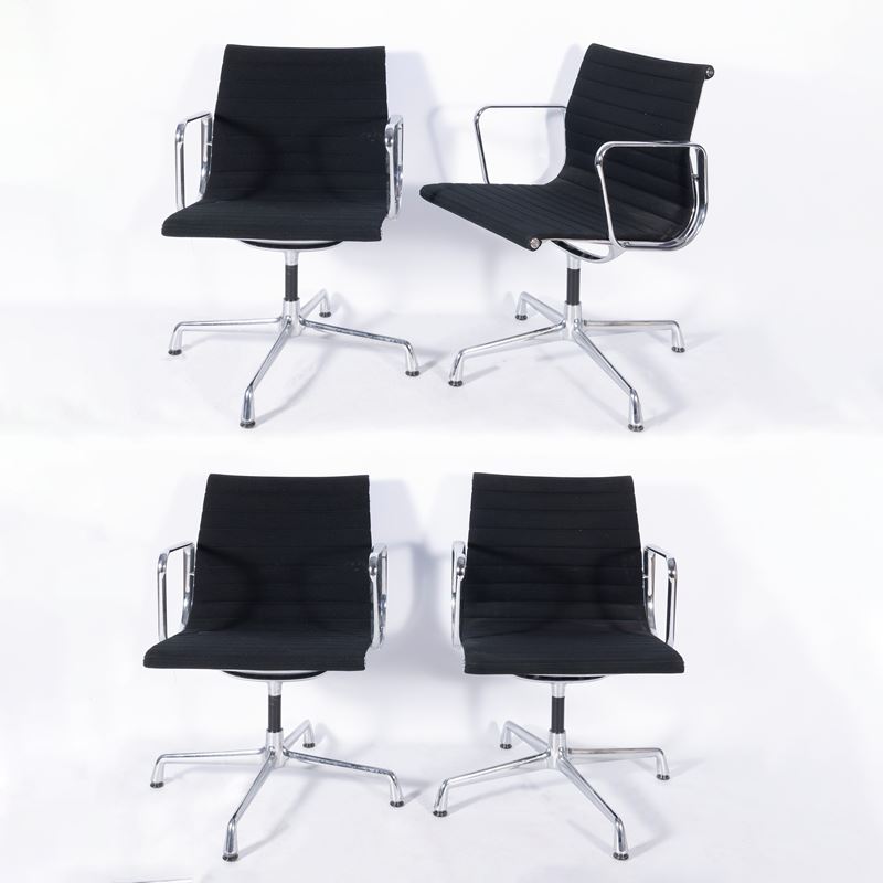 Charles & Ray Eames - Prodotti Vitra: quattro poltrone modello EA108