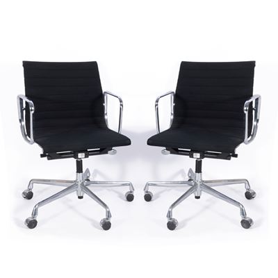 Coppia di poltrone Prod. Vitra in metallo cromato e tessuto