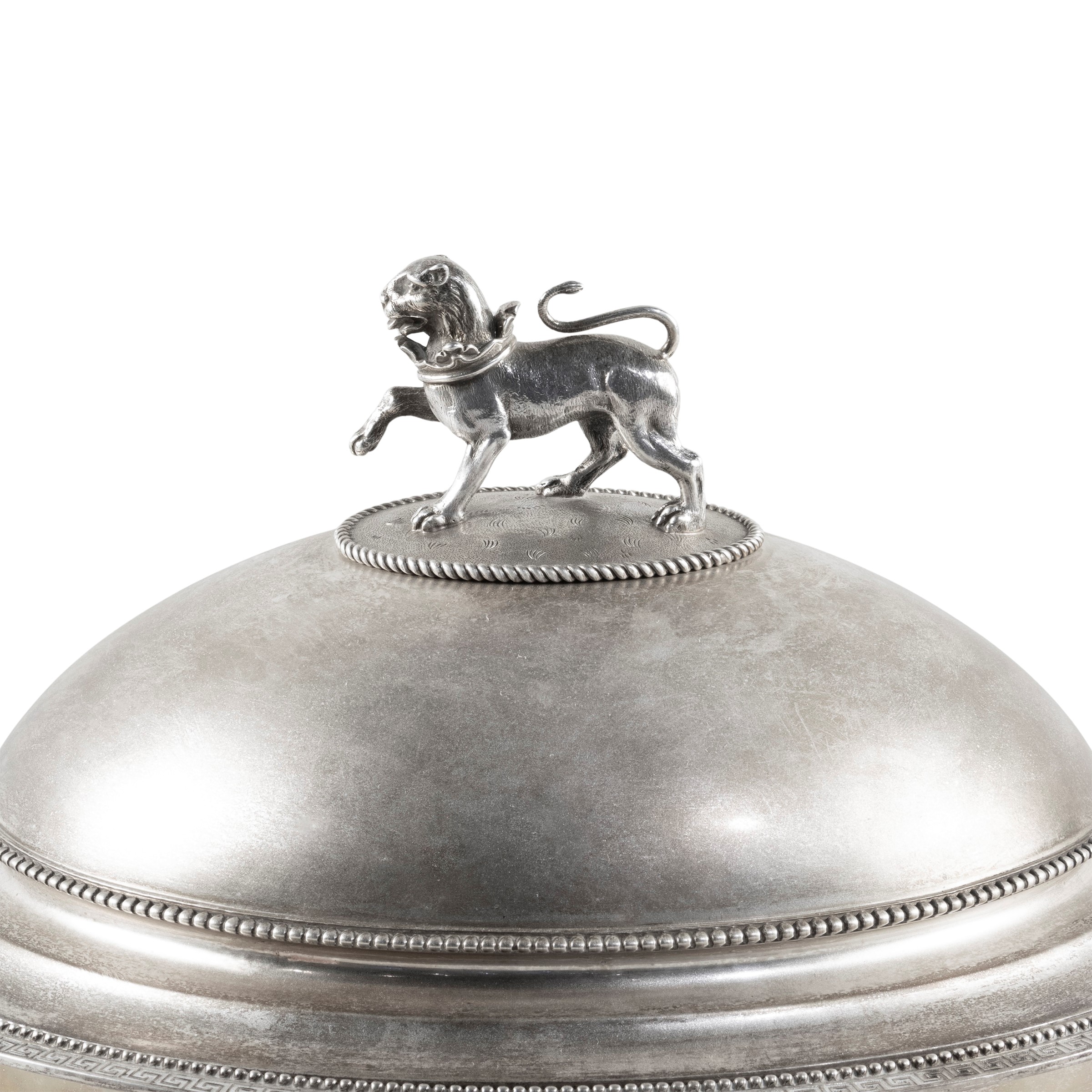 Edward C. Moore, Servizio da tavola Tiffany & Co. in argento con zuppiera e due legumiere (New Yo...