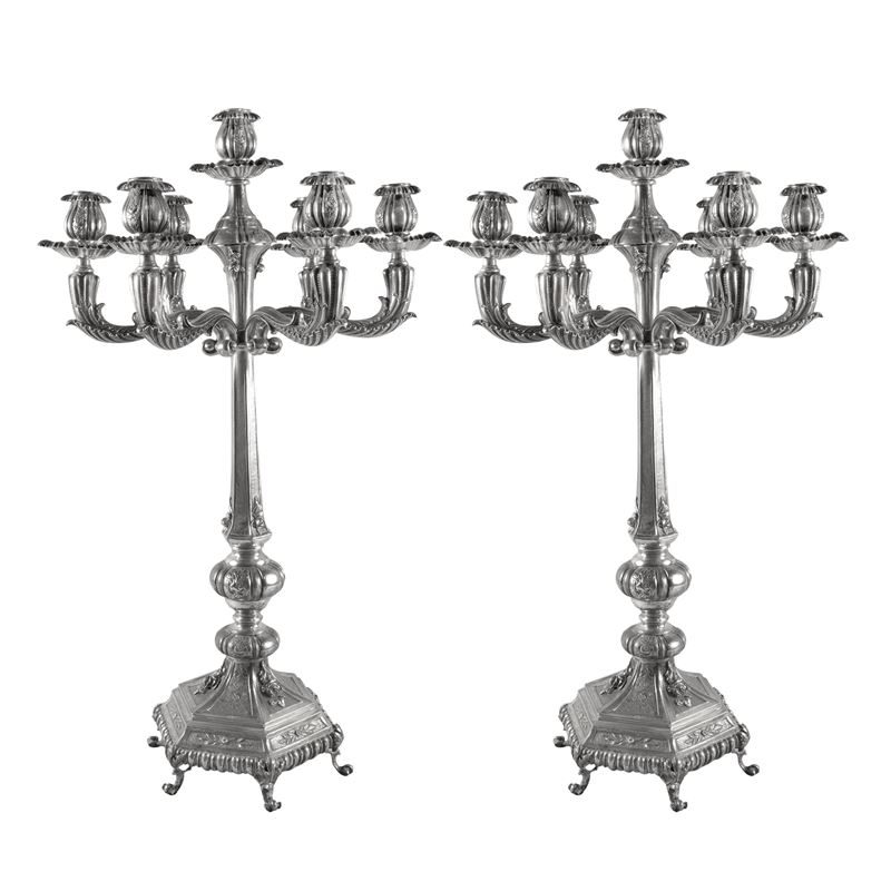 Coppia di Candelabri in Argento a Sette Fiamme