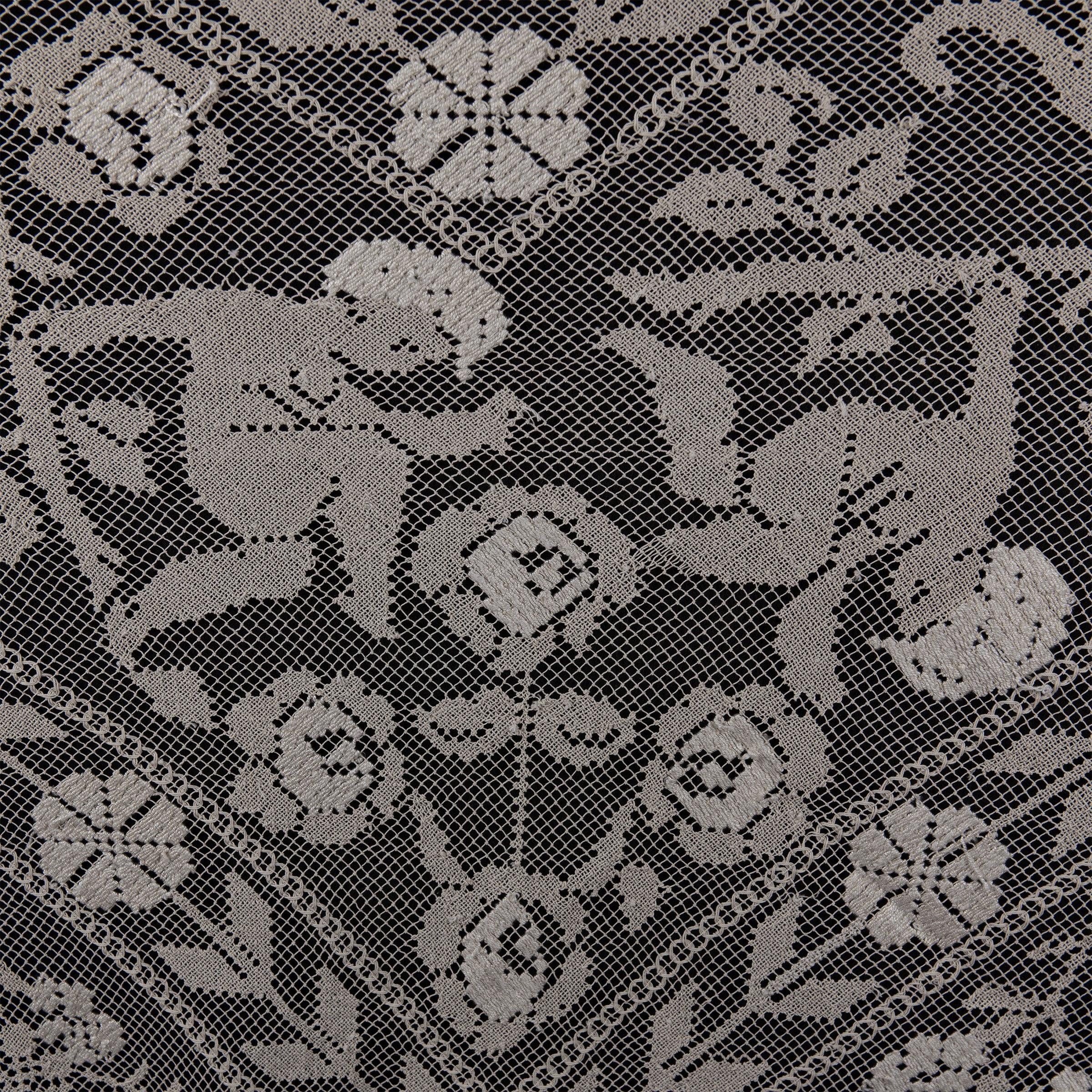 Tovaglia rettangolare, ricamo a filet ecrù, Italia, XX secolo