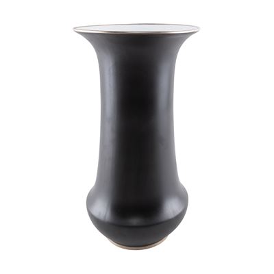 Richard Ginori, Vaso in porcellana nera con interno bianco e profili argentati (Italia, XX secolo...