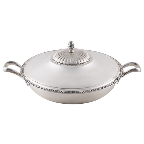 Silver vegetable dish